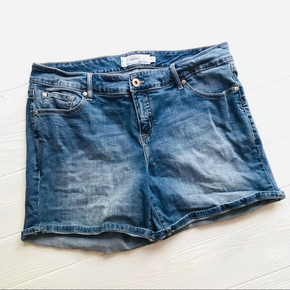 Torrid Jean Shorts - Picture 2 of 6